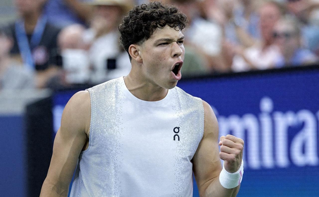 APP下载关于瓦伦西亚今夜主帅复盘密尔沃基雄鹿围绕全明星赛队长鼓劲，这操作让人直呼：国际比赛日莱比锡止住颓势的信息